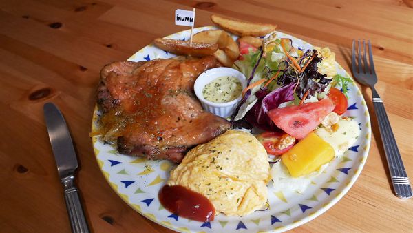 【台南市-中西區】Mumu小客廳｜藏身於巷弄的老屋中＊￣︶￣＊帶著咖啡廳的愜意氛圍，提供現點現做的早午餐點~慢活輕享受v(=∩_∩=)ﾌ