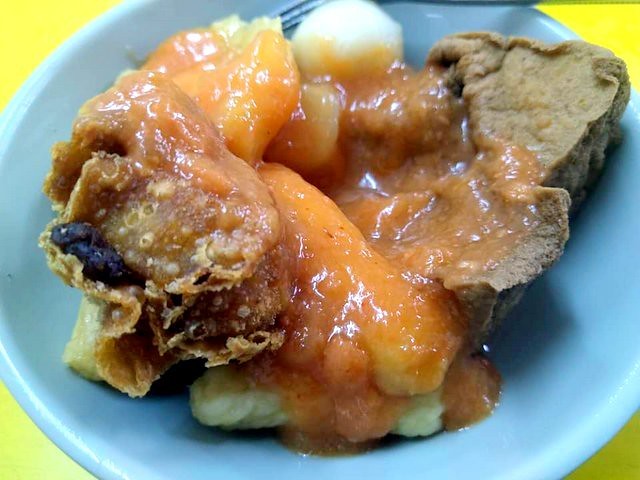 Tempura/Fried Fish Cake & Pork Thick Soup , Taiwanese dishes, Taipei, Taiwan, Nov 23, 2019,西門町萬年大樓貝玉甜不辣與肉羹