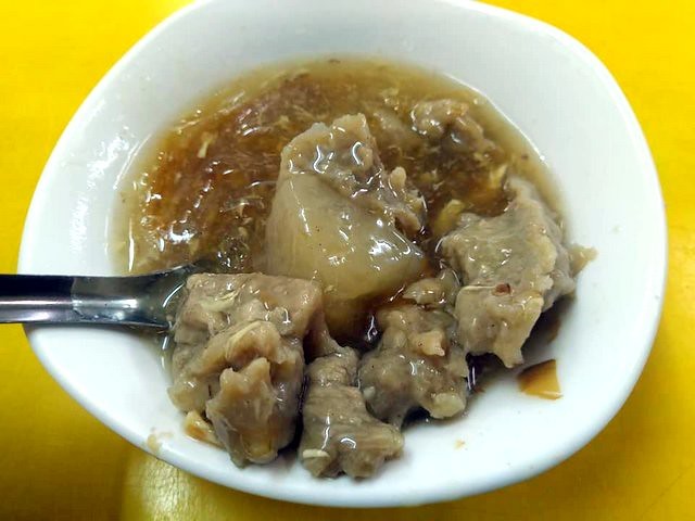 Tempura/Fried Fish Cake & Pork Thick Soup , Taiwanese dishes, Taipei, Taiwan, Nov 23, 2019,西門町萬年大樓貝玉甜不辣與肉羹