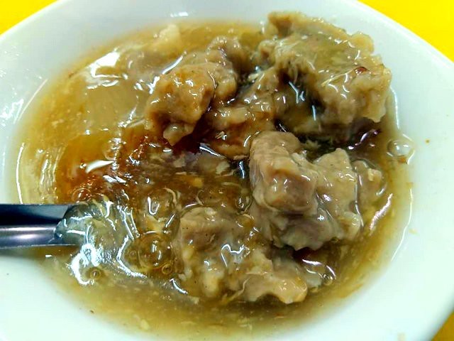 Tempura/Fried Fish Cake & Pork Thick Soup , Taiwanese dishes, Taipei, Taiwan, Nov 23, 2019,西門町萬年大樓貝玉甜不辣與肉羹
