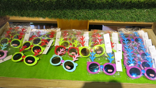 鹿境梅花鹿生態園區:墾丁~鹿境梅花鹿生態園區~溫馴的梅花鹿小朋友超好餵食呦~