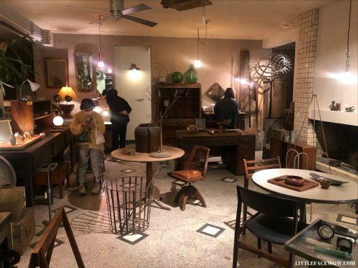 台南美食｜a room房間咖啡：和陌生人聚在一起看電影的復古咖啡廳