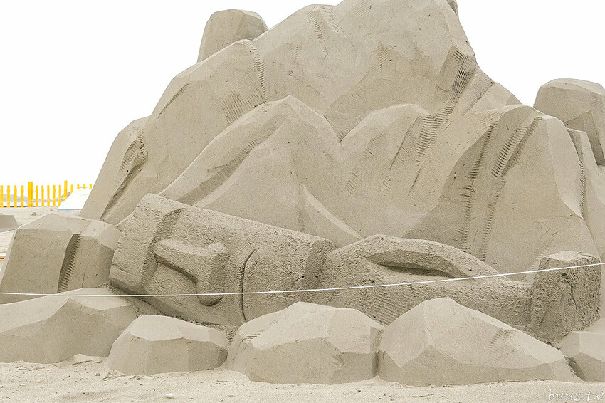 摩艾沙雕神秘的微笑，沙雕上望眼看世界，大安沙雕音樂季遊歷異國風情，一起看沙雕聽音樂！