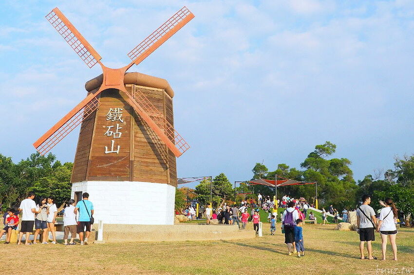 沁藍風箏節限定登場！大型地景藝術風箏天上飛揚，看衝浪競賽、風箏彩繪體驗，秋高氣爽大安微解風！