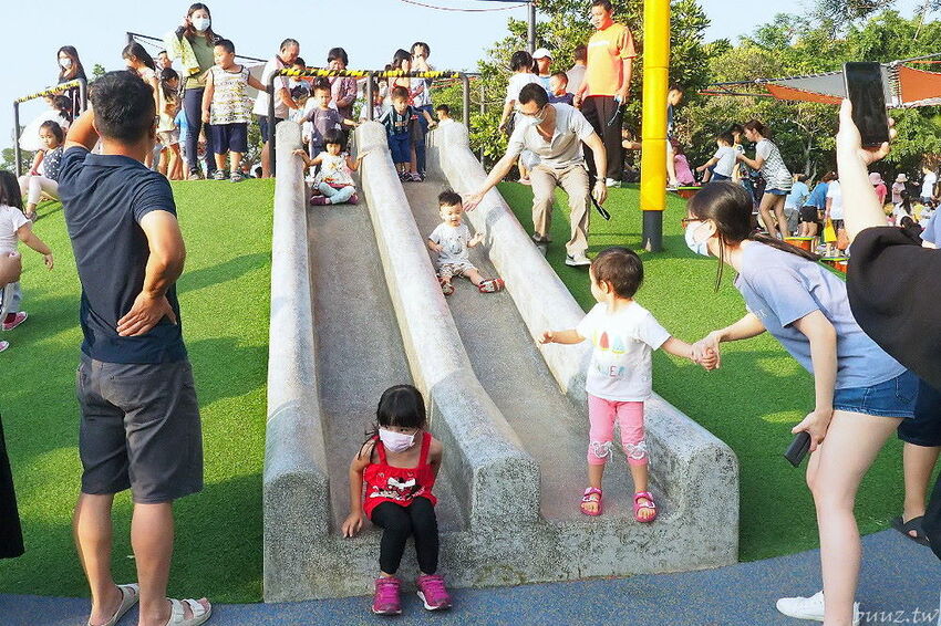 沁藍風箏節限定登場！大型地景藝術風箏天上飛揚，看衝浪競賽、風箏彩繪體驗，秋高氣爽大安微解風！