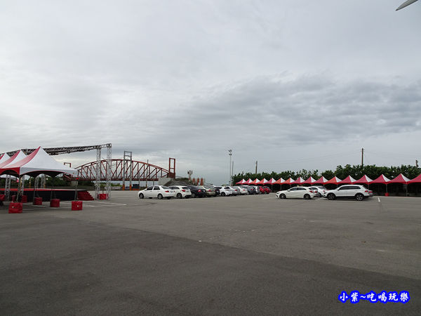 大安濱海樂園停車場 (1).jpg