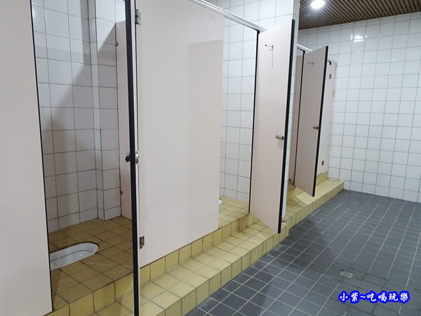 女廁-大安濱海樂園 (1).jpg