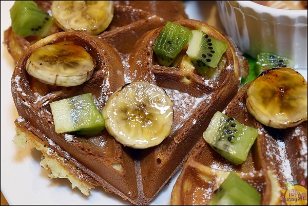 莎莎莉朵Sausalito CAFE:台中西區早午餐飲料喝到飽。莎莎莉朵Sausalito CAFE。美術館巷弄小秘境大份量平價美味聚餐首選@商妮吃喝遊樂