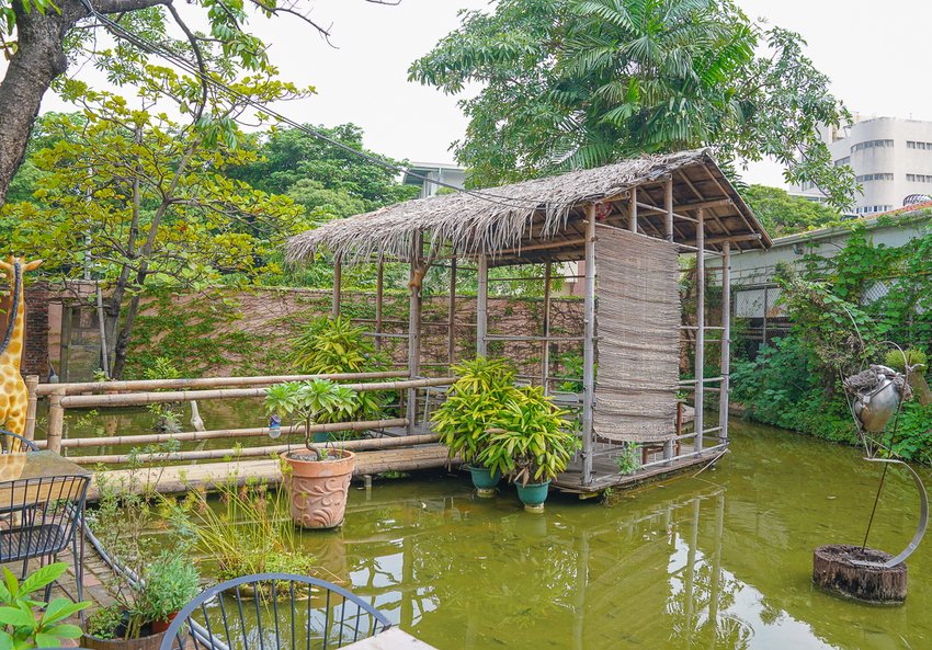 [高雄早午餐]奧斯汀人文咖啡-ig網美熱搜~藏在都市的峇里島渡假風格咖啡館 - 美食好芃友