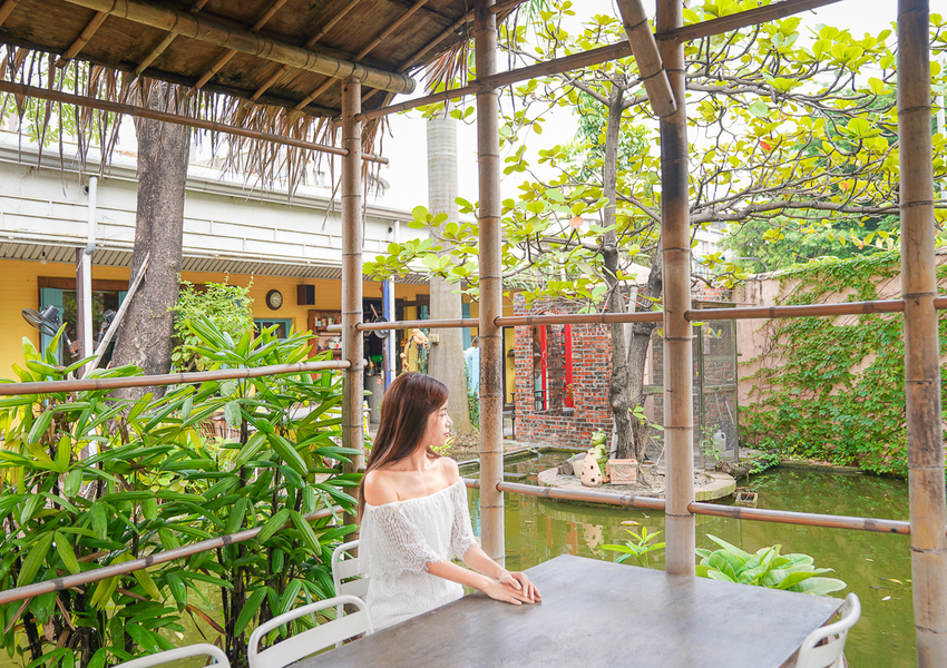 [高雄早午餐]奧斯汀人文咖啡-ig網美熱搜~藏在都市的峇里島渡假風格咖啡館 - 美食好芃友