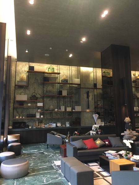 承億文旅 桃城茶樣子: 不用出國去新加玻金沙酒店 嘉義承億文旅 桃城茶樣子就有無邊際泳池 美到不要不要的 Bar酒吧 健身房 文創旅店 IG打卡熱點 承億文旅 桃城茶樣子: 不用出國去新加玻金沙酒店 嘉義承億文旅 桃城茶樣子就有無邊際泳池 美到不要不要的 Bar酒吧 健身房 文創旅店 IG打卡熱點