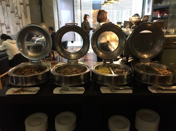 承億文旅 桃城茶樣子: 不用出國去新加玻金沙酒店 嘉義承億文旅 桃城茶樣子就有無邊際泳池 美到不要不要的 Bar酒吧 健身房 文創旅店 IG打卡熱點 承億文旅 桃城茶樣子: 不用出國去新加玻金沙酒店 嘉義承億文旅 桃城茶樣子就有無邊際泳池 美到不要不要的 Bar酒吧 健身房 文創旅店 IG打卡熱點