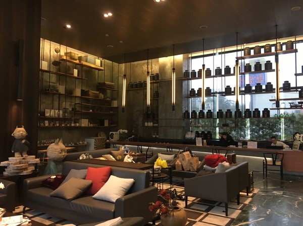 承億文旅 桃城茶樣子: 不用出國去新加玻金沙酒店 嘉義承億文旅 桃城茶樣子就有無邊際泳池 美到不要不要的 Bar酒吧 健身房 文創旅店 IG打卡熱點 承億文旅 桃城茶樣子: 不用出國去新加玻金沙酒店 嘉義承億文旅 桃城茶樣子就有無邊際泳池 美到不要不要的 Bar酒吧 健身房 文創旅店 IG打卡熱點