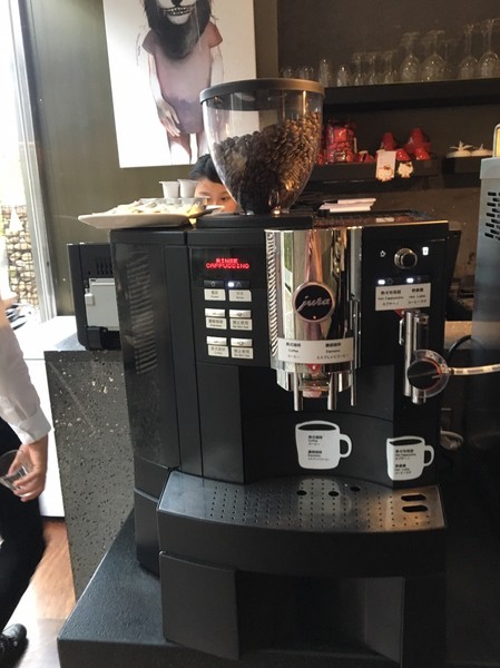 承億文旅 桃城茶樣子: 不用出國去新加玻金沙酒店 嘉義承億文旅 桃城茶樣子就有無邊際泳池 美到不要不要的 Bar酒吧 健身房 文創旅店 IG打卡熱點 承億文旅 桃城茶樣子: 不用出國去新加玻金沙酒店 嘉義承億文旅 桃城茶樣子就有無邊際泳池 美到不要不要的 Bar酒吧 健身房 文創旅店 IG打卡熱點