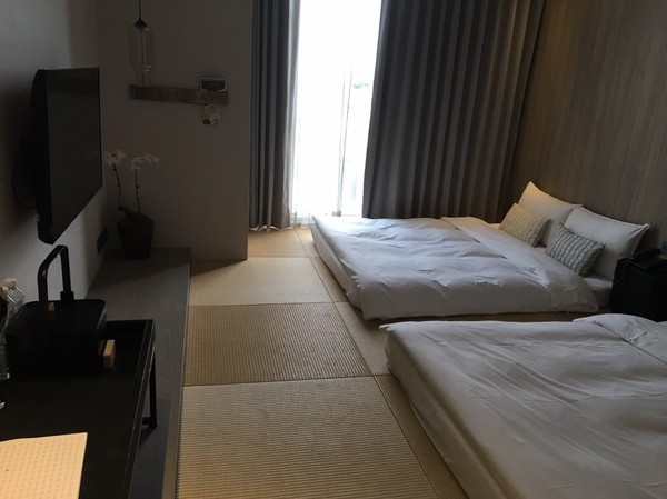 承億文旅 桃城茶樣子: 不用出國去新加玻金沙酒店 嘉義承億文旅 桃城茶樣子就有無邊際泳池 美到不要不要的 Bar酒吧 健身房 文創旅店 IG打卡熱點 承億文旅 桃城茶樣子: 不用出國去新加玻金沙酒店 嘉義承億文旅 桃城茶樣子就有無邊際泳池 美到不要不要的 Bar酒吧 健身房 文創旅店 IG打卡熱點