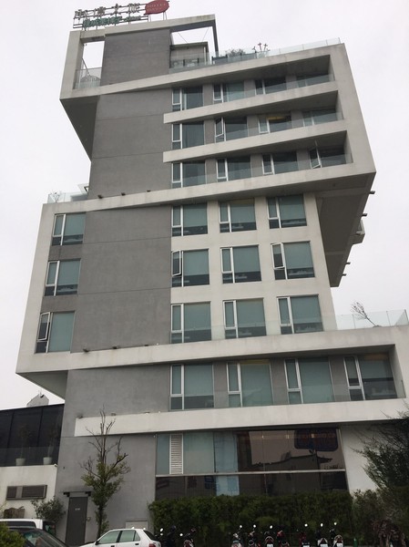 承億文旅 桃城茶樣子: 不用出國去新加玻金沙酒店 嘉義承億文旅 桃城茶樣子就有無邊際泳池 美到不要不要的 Bar酒吧 健身房 文創旅店 IG打卡熱點 承億文旅 桃城茶樣子: 不用出國去新加玻金沙酒店 嘉義承億文旅 桃城茶樣子就有無邊際泳池 美到不要不要的 Bar酒吧 健身房 文創旅店 IG打卡熱點