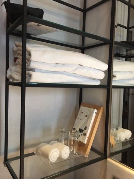 承億文旅 桃城茶樣子: 不用出國去新加玻金沙酒店 嘉義承億文旅 桃城茶樣子就有無邊際泳池 美到不要不要的 Bar酒吧 健身房 文創旅店 IG打卡熱點 承億文旅 桃城茶樣子: 不用出國去新加玻金沙酒店 嘉義承億文旅 桃城茶樣子就有無邊際泳池 美到不要不要的 Bar酒吧 健身房 文創旅店 IG打卡熱點