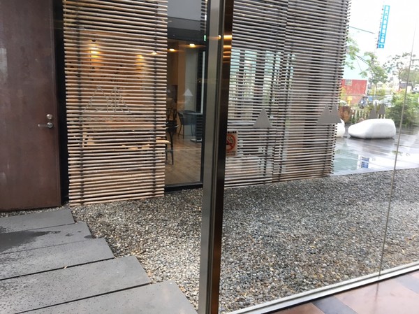 承億文旅 桃城茶樣子: 不用出國去新加玻金沙酒店 嘉義承億文旅 桃城茶樣子就有無邊際泳池 美到不要不要的 Bar酒吧 健身房 文創旅店 IG打卡熱點 承億文旅 桃城茶樣子: 不用出國去新加玻金沙酒店 嘉義承億文旅 桃城茶樣子就有無邊際泳池 美到不要不要的 Bar酒吧 健身房 文創旅店 IG打卡熱點