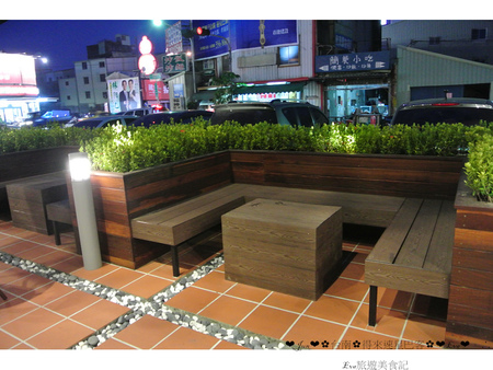 星巴克得來速 DRIVE THRU：【食遊記】oO。。台南　永康區　星巴克得來速 DRIVE THRU　全台第一家免下車買咖啡的星巴克！咖啡隨行～oO。o○。　