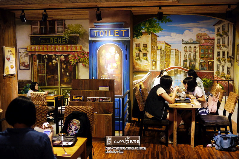 【台北】Caffe bene 카페베네 咖啡陪你 - 台北1號店-忠孝 ~ 韓流來襲 張根碩與韓藝瑟代言 韓偶像劇秘密花園場景~