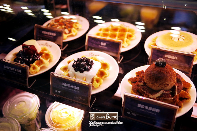【台北】Caffe bene 카페베네 咖啡陪你 - 台北1號店-忠孝 ~ 韓流來襲 張根碩與韓藝瑟代言 韓偶像劇秘密花園場景~