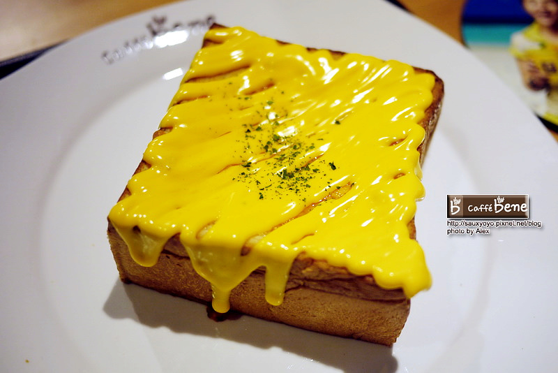 【台北】Caffe bene 카페베네 咖啡陪你 - 台北1號店-忠孝 ~ 韓流來襲 張根碩與韓藝瑟代言 韓偶像劇秘密花園場景~