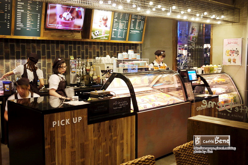 【台北】Caffe bene 카페베네 咖啡陪你 - 台北1號店-忠孝 ~ 韓流來襲 張根碩與韓藝瑟代言 韓偶像劇秘密花園場景~