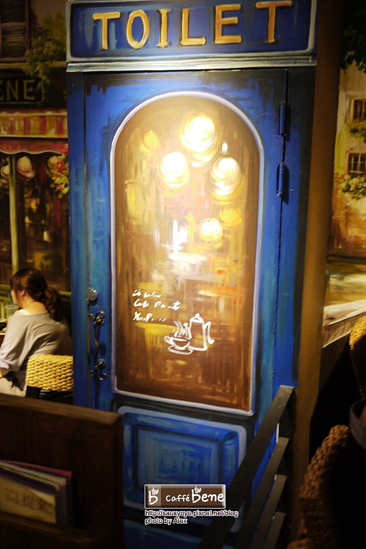 【台北】Caffe bene 카페베네 咖啡陪你 - 台北1號店-忠孝 ~ 韓流來襲 張根碩與韓藝瑟代言 韓偶像劇秘密花園場景~