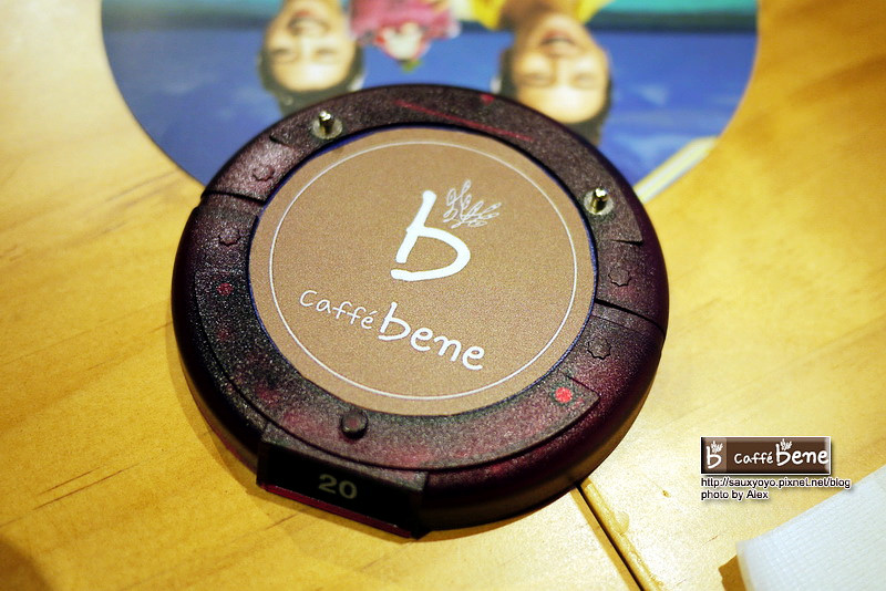 【台北】Caffe bene 카페베네 咖啡陪你 - 台北1號店-忠孝 ~ 韓流來襲 張根碩與韓藝瑟代言 韓偶像劇秘密花園場景~