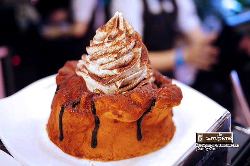 【台北】Caffe bene 카페베네 咖啡陪你 - 台北1號店-忠孝 ~ 韓流來襲 張根碩與韓藝瑟代言 韓偶像劇秘密花園場景~