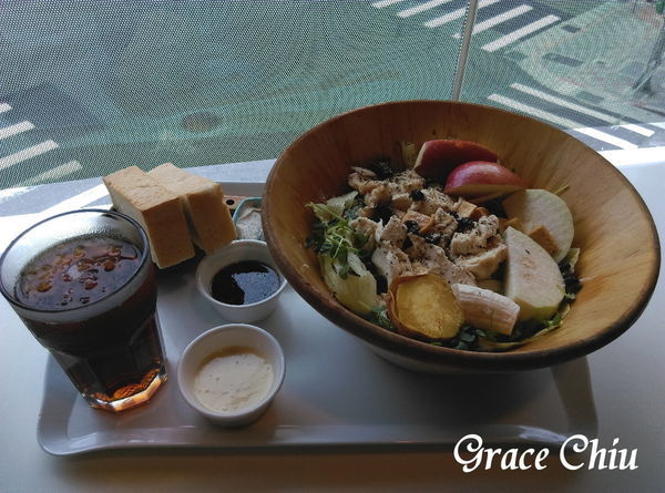 丘比手作土司早午餐 木盆沙拉 華山市場 捷運善導寺站 丘比手作土司早午餐 木盆沙拉 華山市場 捷運善導寺站