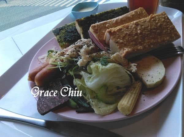 雙醬土司豪華復刻版 丘比手作土司早午餐 華山市場 捷運善導寺站 雙醬土司豪華復刻版 丘比手作土司早午餐 華山市場 捷運善導寺站