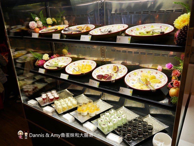 《新竹吃到飽餐廳推薦》芙洛麗飯店食譜自助百匯BUFFET,各國料理200多道菜色任你選。手沖和牛牛肉湯,現點現做肋眼牛排,炙燒握壽司,櫻桃鴨,鮑魚海鮮粥,舒芙蕾,暢飲海尼根生啤酒︱聚餐尾牙春酒快點訂起來(影片)