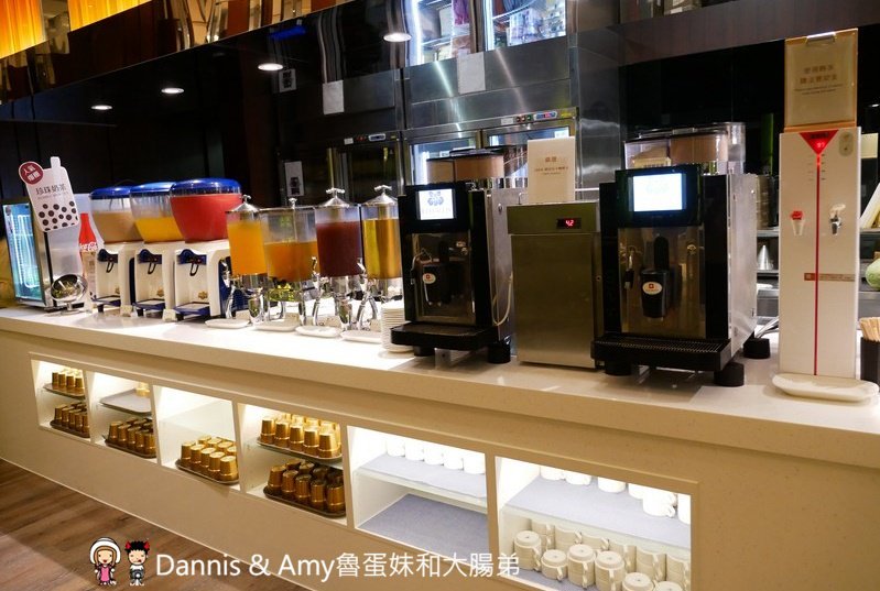 《新竹吃到飽餐廳推薦》芙洛麗飯店食譜自助百匯BUFFET,各國料理200多道菜色任你選。手沖和牛牛肉湯,現點現做肋眼牛排,炙燒握壽司,櫻桃鴨,鮑魚海鮮粥,舒芙蕾,暢飲海尼根生啤酒︱聚餐尾牙春酒快點訂起來(影片)