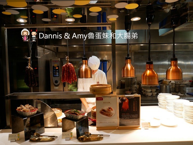 《新竹吃到飽餐廳推薦》芙洛麗飯店食譜自助百匯BUFFET,各國料理200多道菜色任你選。手沖和牛牛肉湯,現點現做肋眼牛排,炙燒握壽司,櫻桃鴨,鮑魚海鮮粥,舒芙蕾,暢飲海尼根生啤酒︱聚餐尾牙春酒快點訂起來(影片)