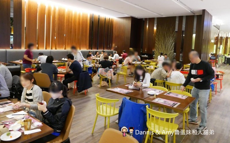 《新竹吃到飽餐廳推薦》芙洛麗飯店食譜自助百匯BUFFET,各國料理200多道菜色任你選。手沖和牛牛肉湯,現點現做肋眼牛排,炙燒握壽司,櫻桃鴨,鮑魚海鮮粥,舒芙蕾,暢飲海尼根生啤酒︱聚餐尾牙春酒快點訂起來(影片)