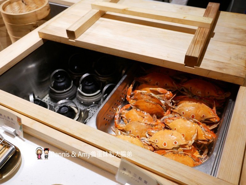 《新竹吃到飽餐廳推薦》芙洛麗飯店食譜自助百匯BUFFET,各國料理200多道菜色任你選。手沖和牛牛肉湯,現點現做肋眼牛排,炙燒握壽司,櫻桃鴨,鮑魚海鮮粥,舒芙蕾,暢飲海尼根生啤酒︱聚餐尾牙春酒快點訂起來(影片)