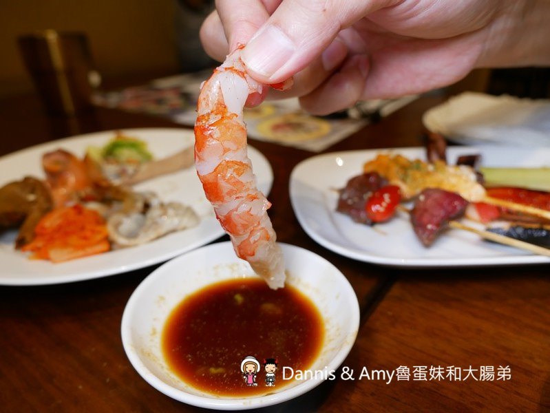 《新竹吃到飽餐廳推薦》芙洛麗飯店食譜自助百匯BUFFET,各國料理200多道菜色任你選。手沖和牛牛肉湯,現點現做肋眼牛排,炙燒握壽司,櫻桃鴨,鮑魚海鮮粥,舒芙蕾,暢飲海尼根生啤酒︱聚餐尾牙春酒快點訂起來(影片)