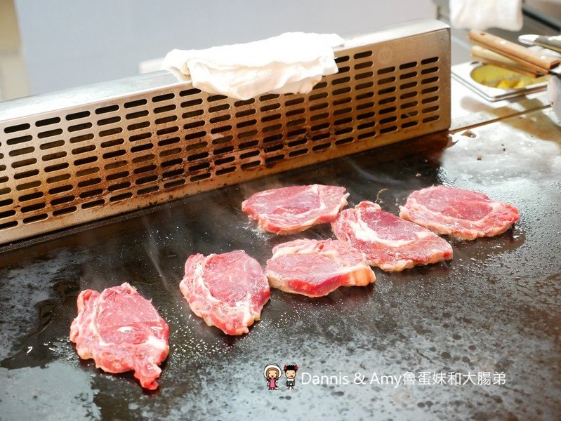 《新竹吃到飽餐廳推薦》芙洛麗飯店食譜自助百匯BUFFET,各國料理200多道菜色任你選。手沖和牛牛肉湯,現點現做肋眼牛排,炙燒握壽司,櫻桃鴨,鮑魚海鮮粥,舒芙蕾,暢飲海尼根生啤酒︱聚餐尾牙春酒快點訂起來(影片)