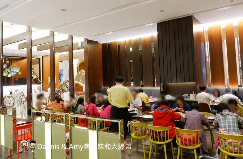 《新竹吃到飽餐廳推薦》芙洛麗飯店食譜自助百匯BUFFET,各國料理200多道菜色任你選。手沖和牛牛肉湯,現點現做肋眼牛排,炙燒握壽司,櫻桃鴨,鮑魚海鮮粥,舒芙蕾,暢飲海尼根生啤酒︱聚餐尾牙春酒快點訂起來(影片)