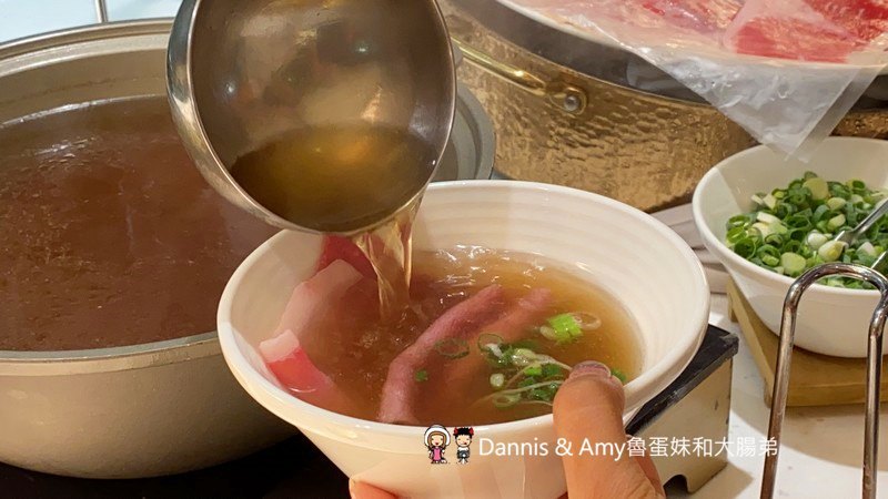 《新竹吃到飽餐廳推薦》芙洛麗飯店食譜自助百匯BUFFET,各國料理200多道菜色任你選。手沖和牛牛肉湯,現點現做肋眼牛排,炙燒握壽司,櫻桃鴨,鮑魚海鮮粥,舒芙蕾,暢飲海尼根生啤酒︱聚餐尾牙春酒快點訂起來(影片)