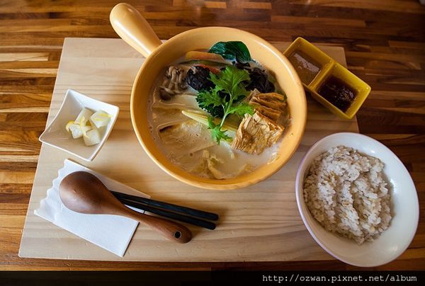 [吃喝]都市裡的小農森林～青木和洋食彩AOKI。