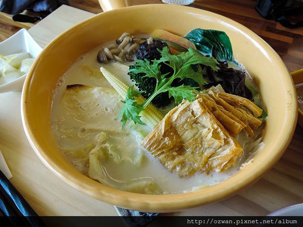 [吃喝]都市裡的小農森林～青木和洋食彩AOKI。