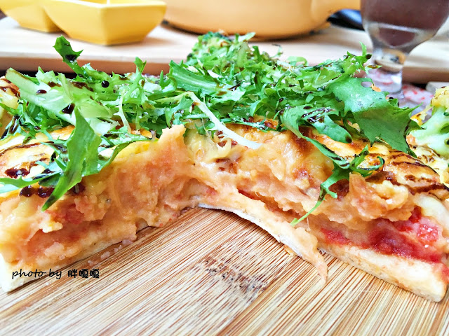 【台中 南屯】青木和洋食彩 AOKI➶➶使用在地小農生產作物，直接端上餐桌，餐點新鮮、清爽、美味，甜點的熱鍋鬆餅也非常推薦，就連烏龍茶也能入菜，會令人一去還想再去的超棒餐廳