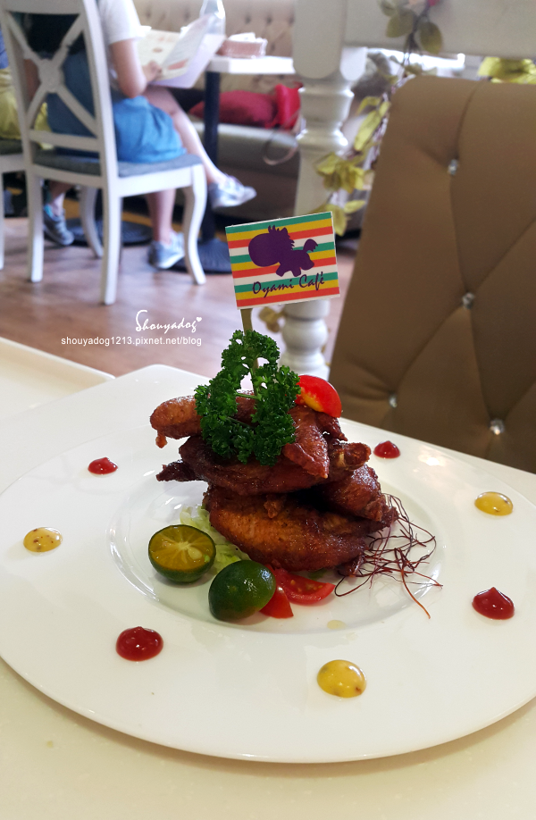 Oyami cafe:【複合式餐廳】西門町下午茶首選 夢幻少女系法式鄉村 Oyami Caf'e