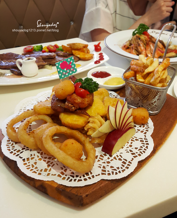 Oyami cafe:【複合式餐廳】西門町下午茶首選 夢幻少女系法式鄉村 Oyami Caf'e