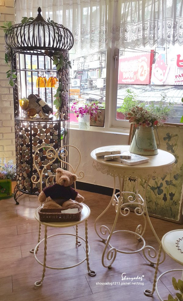 Oyami cafe:【複合式餐廳】西門町下午茶首選 夢幻少女系法式鄉村 Oyami Caf'e