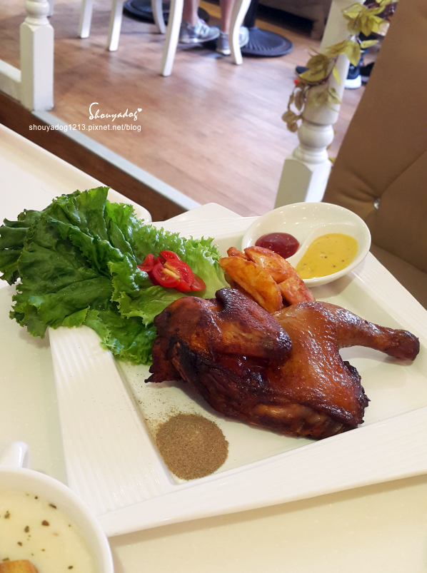 Oyami cafe:【複合式餐廳】西門町下午茶首選 夢幻少女系法式鄉村 Oyami Caf'e