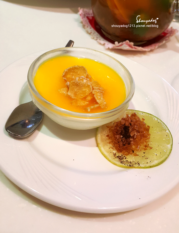 Oyami cafe:【複合式餐廳】西門町下午茶首選 夢幻少女系法式鄉村 Oyami Caf'e