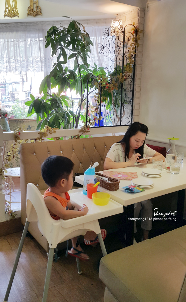 Oyami cafe:【複合式餐廳】西門町下午茶首選 夢幻少女系法式鄉村 Oyami Caf'e